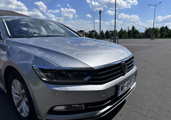 Volkswagen Passat cena 68300 przebieg: 135500, rok produkcji 2018 z Częstochowa małe 326